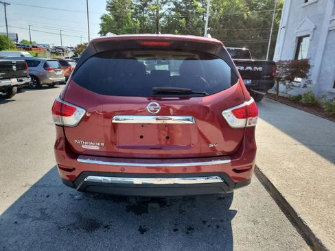 Used 2016 Nissan Pathfinder SV w/ Cargo Package FWD image 4