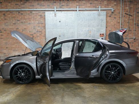 Used 2023 Toyota Camry XSE image 28