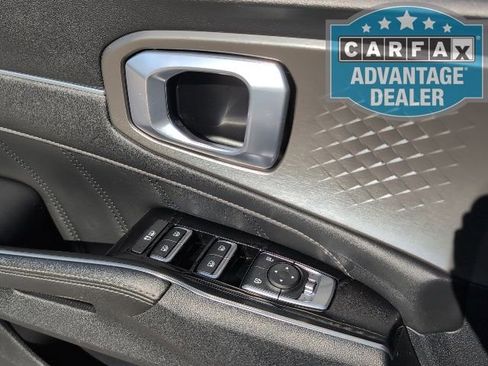 Used 2022 Kia Sorento SX image 16