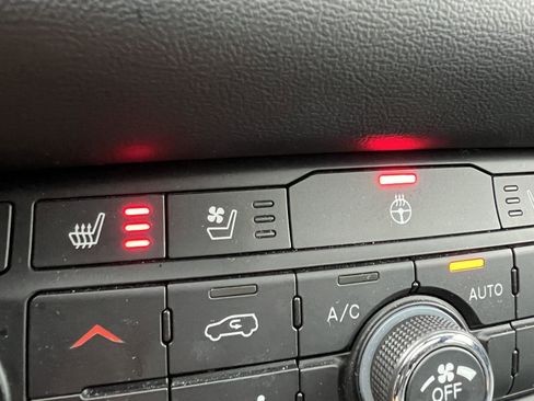 Used 2023 Dodge Durango GT image 31