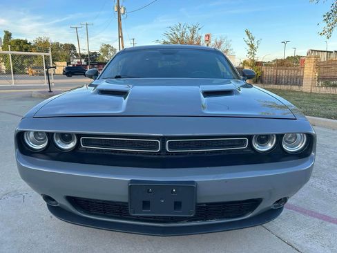 Used 2019 Dodge Challenger SXT AWD/4WD image 3