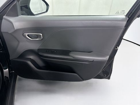 Used 2025 Kia K4 LXS FWD image 30