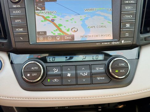 Used 2016 Toyota RAV4 Limited image 30