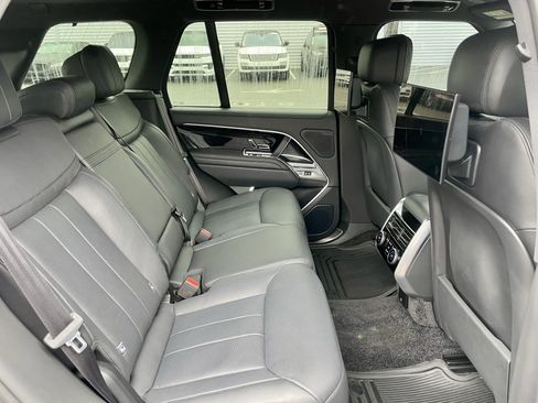 Certified 2023 Land Rover Range Rover SE image 30