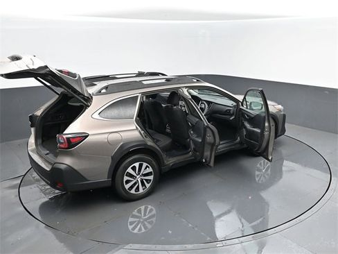 Used 2023 Subaru Outback Premium image 28