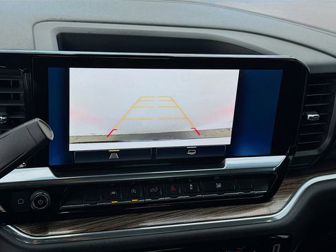 Used 2024 Chevrolet Silverado 1500 LT image 10