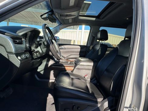 Used 2019 Chevrolet Suburban LT image 11