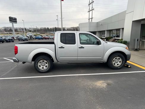 Used 2011 Nissan Frontier S image 7