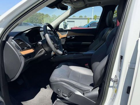 Used 2023 Volvo XC90 B5 Plus AWD/4WD image 5