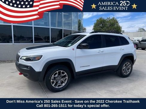 Used 2022 Jeep Cherokee Trailhawk AWD/4WD image 1