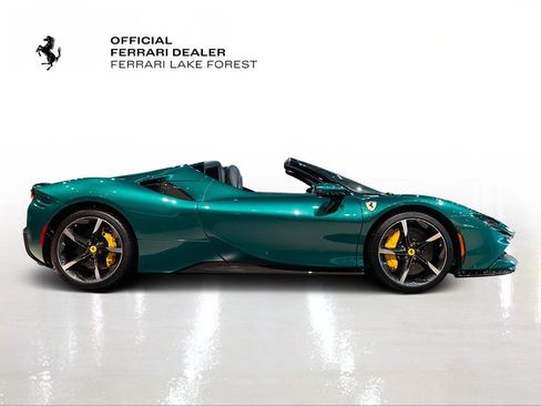 Used 2024 Ferrari SF90 Spider Base image 9