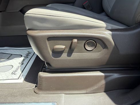 Used 2025 Chevrolet Tahoe LT AWD/4WD image 27