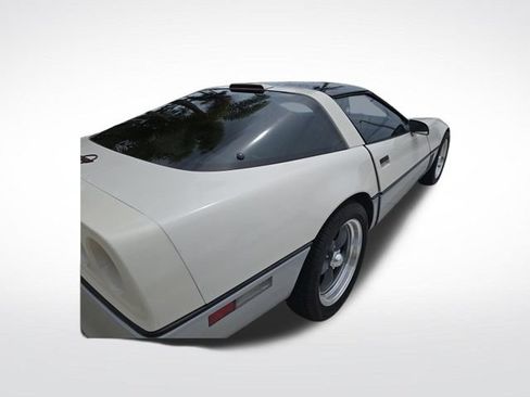 Used 1987 Chevrolet Corvette Coupe RWD image 3