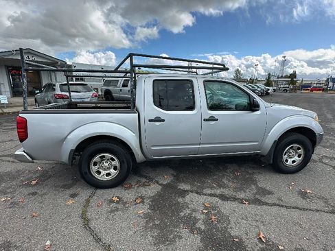 Used 2008 Nissan Frontier SE w/ Tow Hitch Pkg image 3