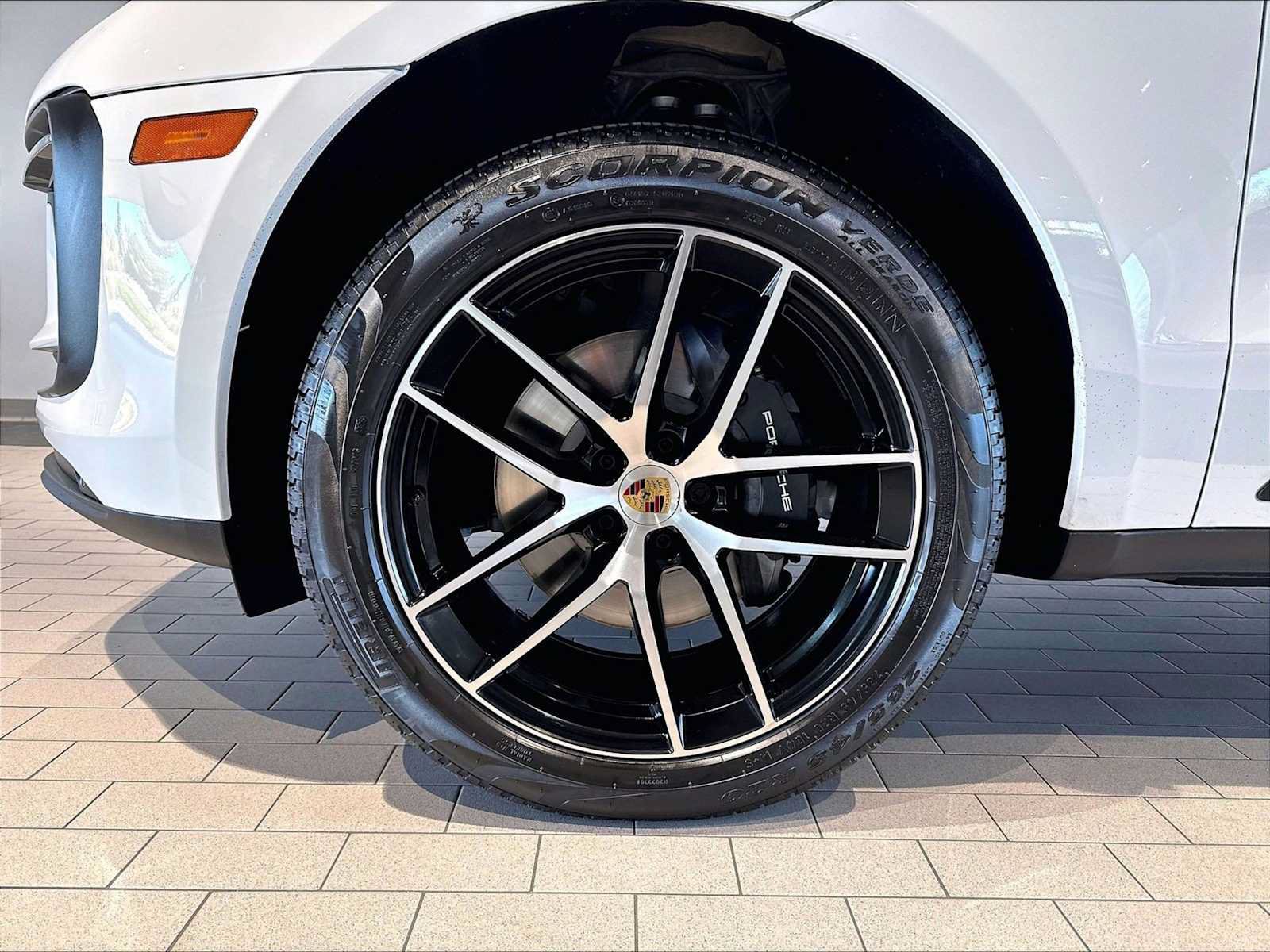 Used 2026 Porsche Macan AWD/4WD image 14