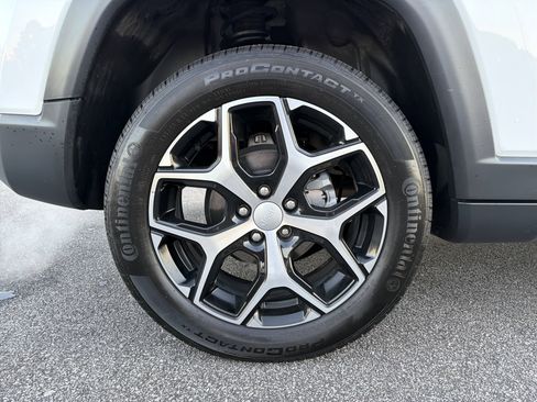 Used 2024 Jeep Compass Limited w/ Sun and Sound Group image 18