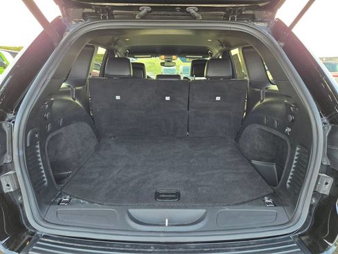 Used 2020 Jeep Grand Cherokee Altitude AWD/4WD image 32