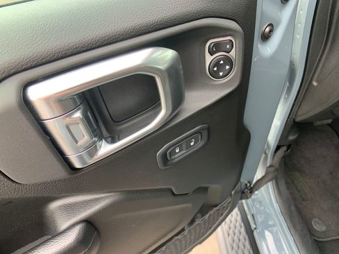 Used 2024 Jeep Gladiator Sport image 13