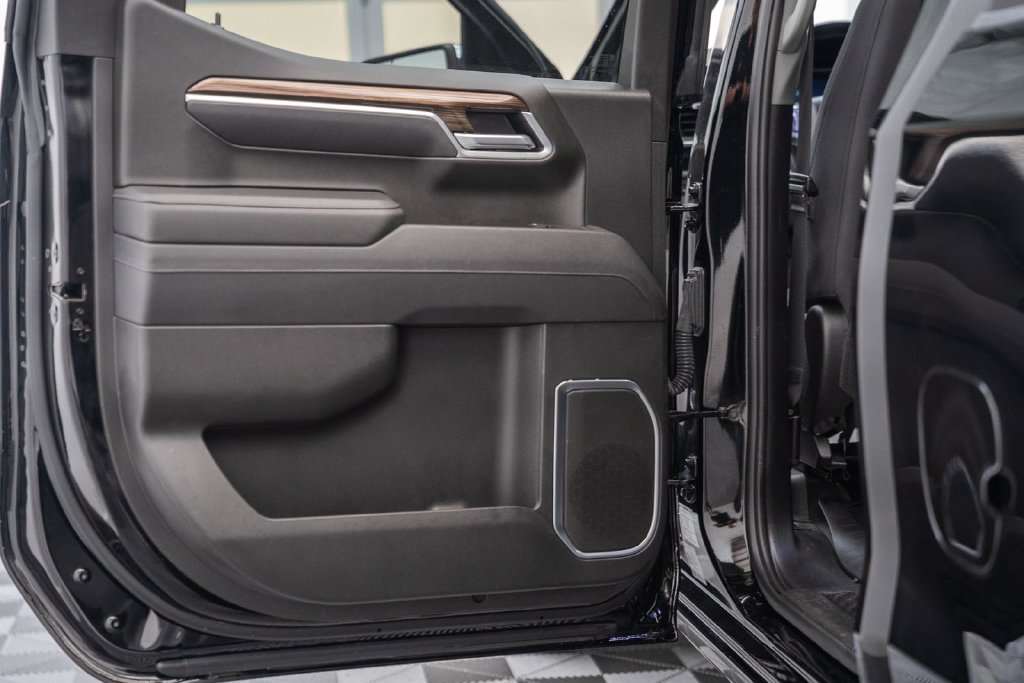 Used 2025 Chevrolet Silverado 1500 LT AWD/4WD image 40