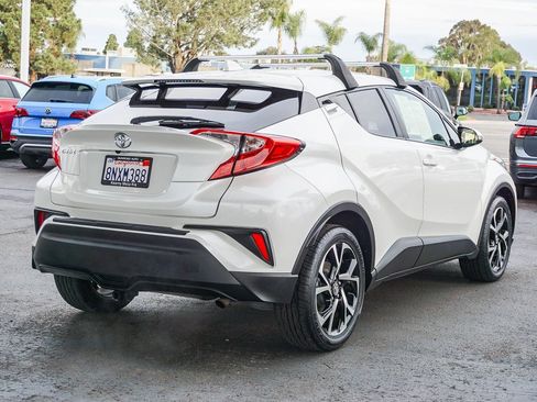 Used 2020 Toyota C-HR XLE image 7