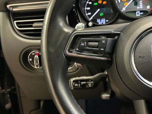 Certified 2023 Porsche Macan S AWD/4WD image 18