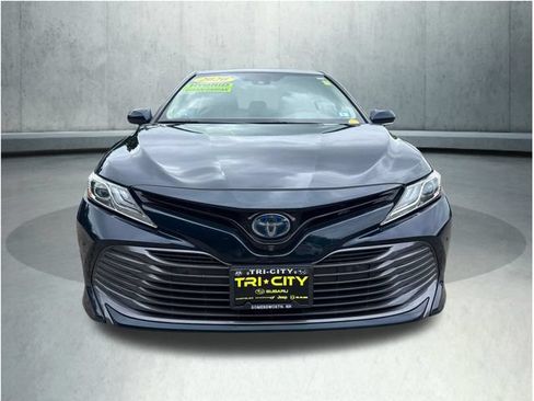 Used 2020 Toyota Camry XLE w/ Driver Assist Package FWD image 11