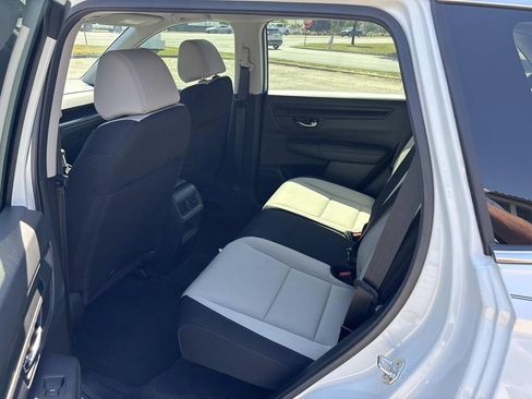 Used 2023 Honda CR-V LX image 9