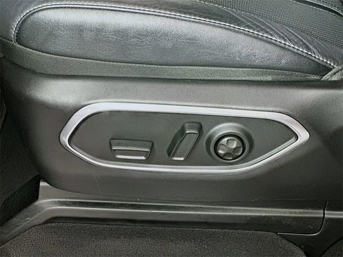 Used 2024 Jeep Wagoneer Series II w/ Flexible Seating Group image 22