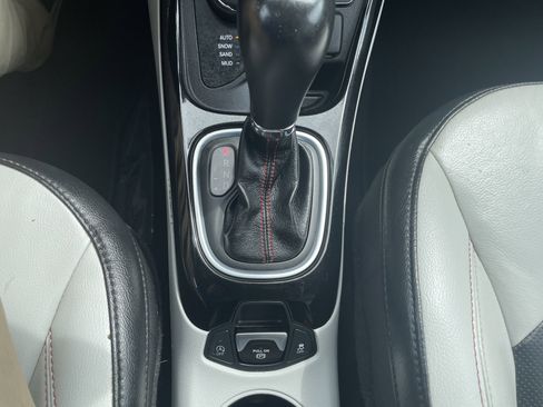 Used 2020 Jeep Compass Limited AWD/4WD image 24