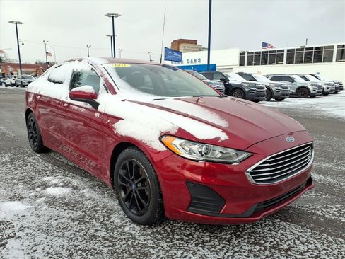 Certified 2020 Ford Fusion SE image 3