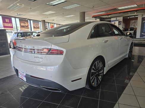 Used 2017 Lincoln MKZ Reserve AWD/4WD image 4