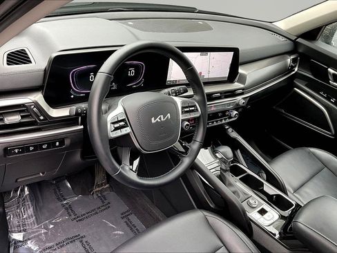Used 2025 Kia Telluride S FWD image 18
