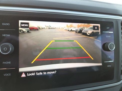 Used 2018 Volkswagen Atlas SE image 15