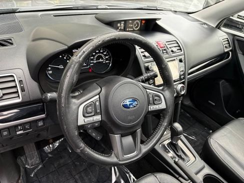 Used 2017 Subaru Forester 2.5i Touring AWD/4WD image 10