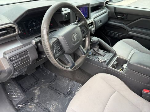 Used 2024 Toyota Tacoma SR5 AWD/4WD image 10