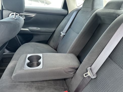 Used 2014 Nissan Altima 2.5 S w/ Display Audio Package FWD image 31