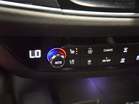 Used 2024 Buick Enclave Premium image 24