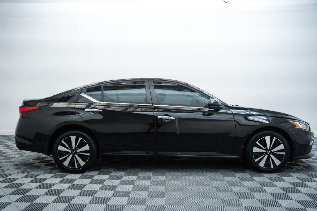 Used 2022 Nissan Altima 2.5 SV w/ SV Premium Package AWD/4WD image 4