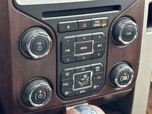 Used 2014 Ford F150 King Ranch w/ King Ranch Luxury Package image 21