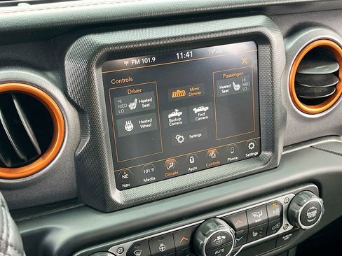 Certified 2020 Jeep Gladiator Mojave image 19