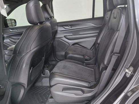 Certified 2024 Jeep Grand Cherokee L Altitude image 12