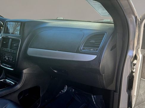 Used 2017 Dodge Grand Caravan GT image 24