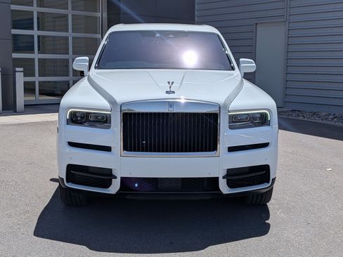Used 2022 Rolls-Royce Cullinan w/ Dark Exterior Package AWD/4WD image 2