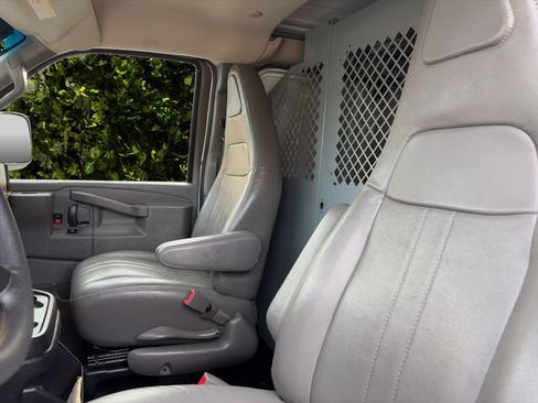 Used 2021 Chevrolet Express 2500 RWD image 8
