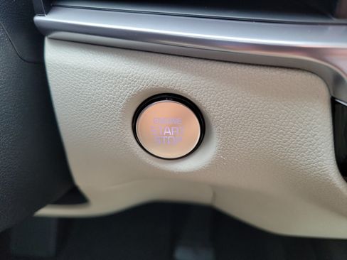 Certified 2025 Kia Sorento EX FWD image 32