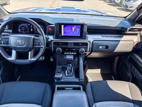 Used 2025 Toyota Tacoma TRD Sport AWD/4WD image 11