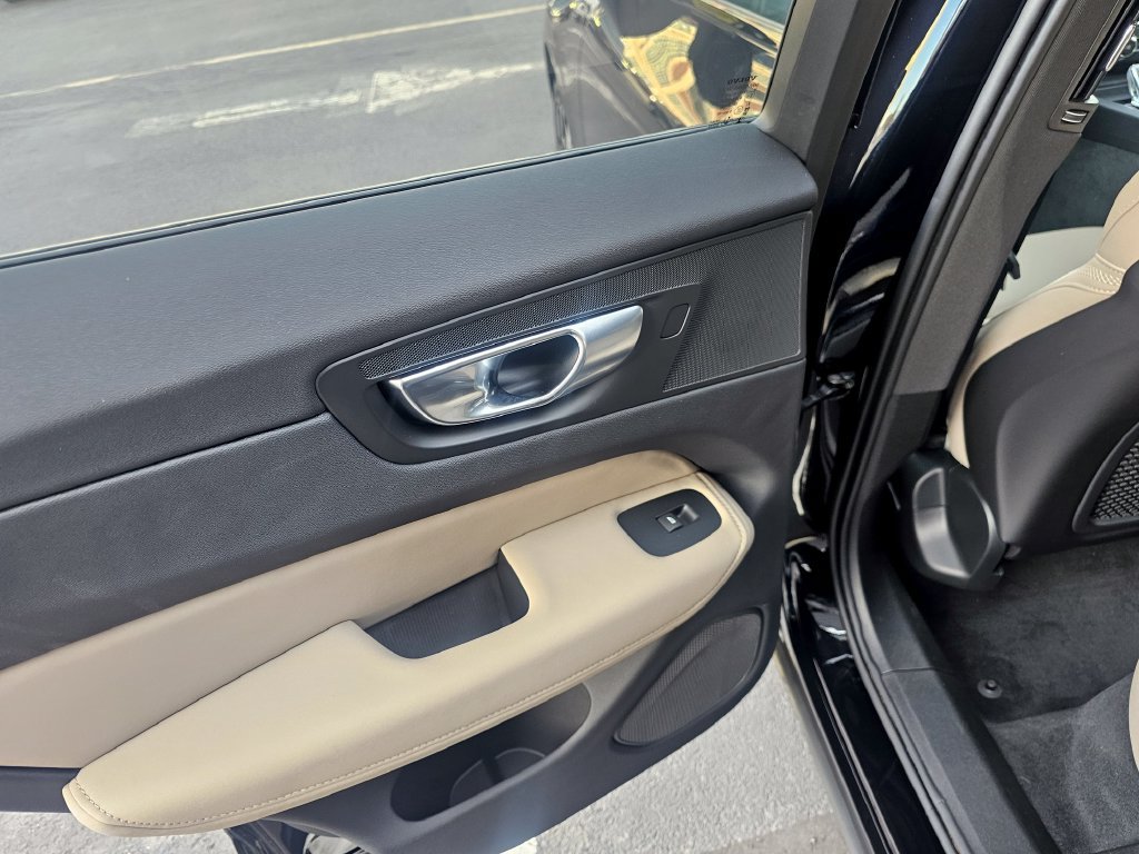 Certified 2026 Volvo XC60 T8 Plus w/ Protection Package Premier AWD/4WD image 35