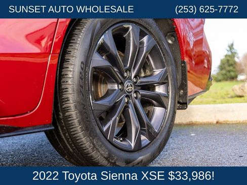 Used 2022 Toyota Sienna XSE FWD image 27