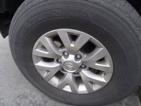 Used 2017 Toyota Tacoma SR5 w/ Tow Package image 20