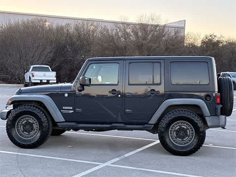 Used 2018 Jeep Wrangler Unlimited Sport S image 3